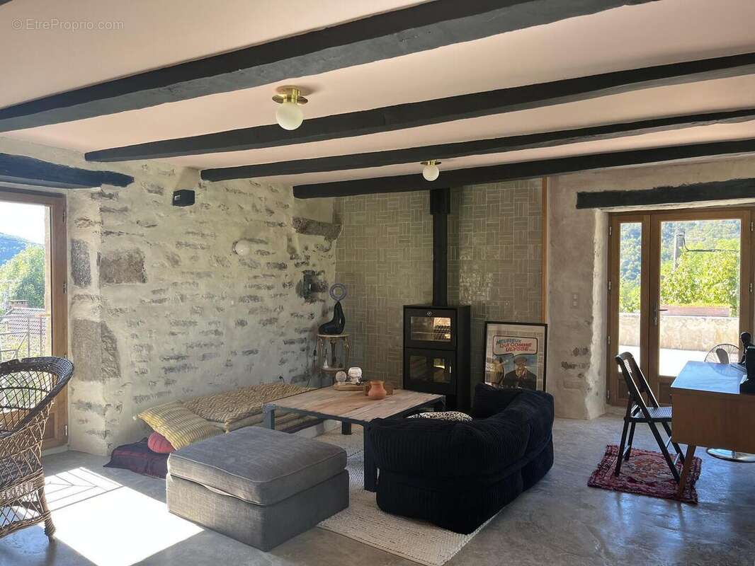 Pièce à vivre - Maison à CAJARC
