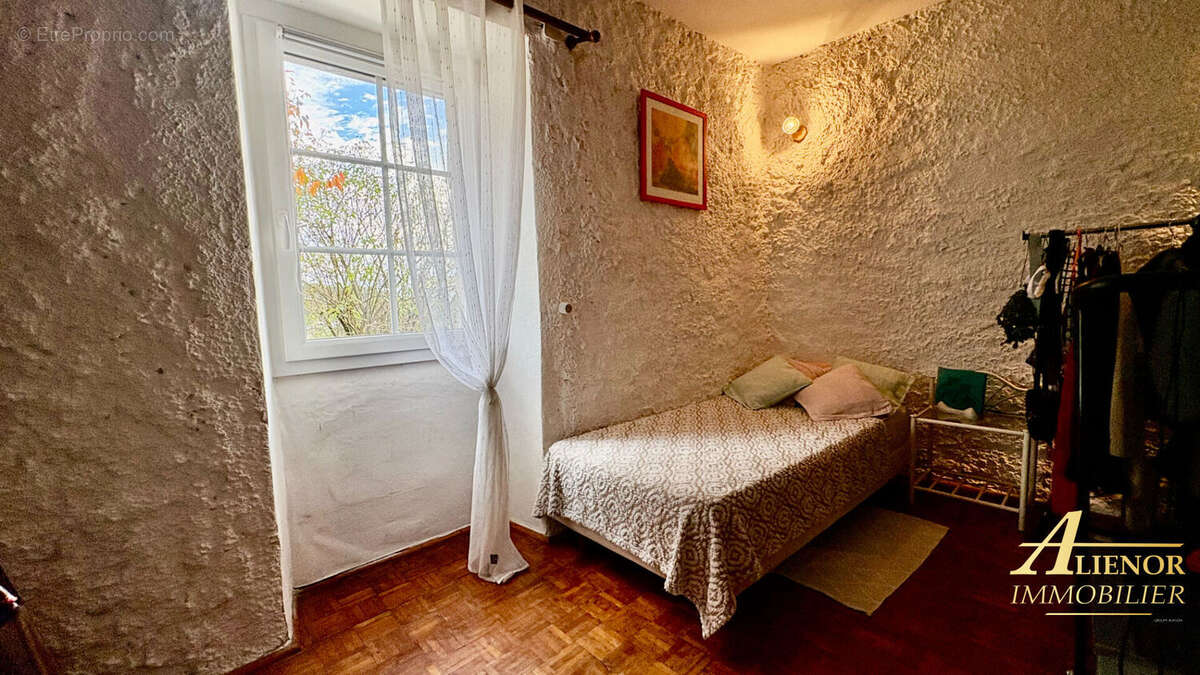 Maison à BIRAS