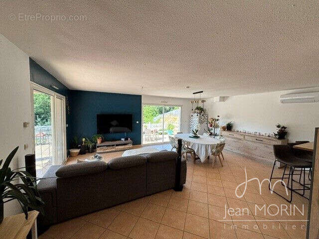 Maison 116 m² à Saint-Julien-En-Saint-Alban  - photo 7
