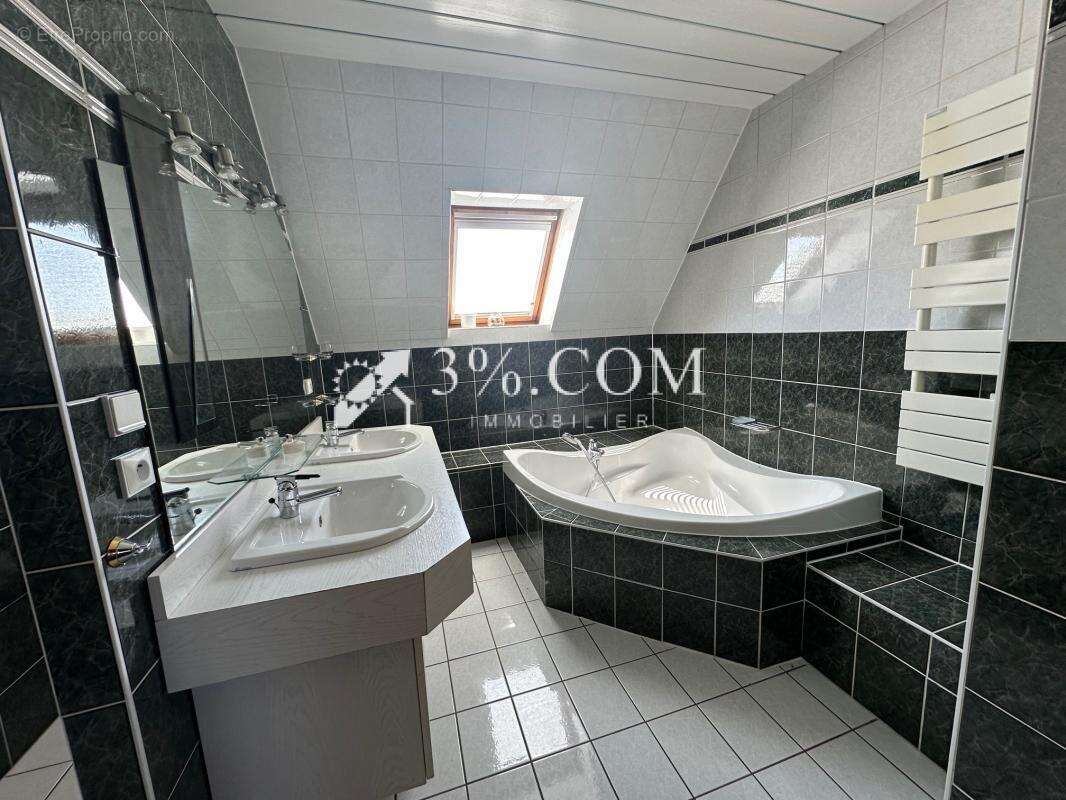 3%.COM - Maison avec piscine - photo 8