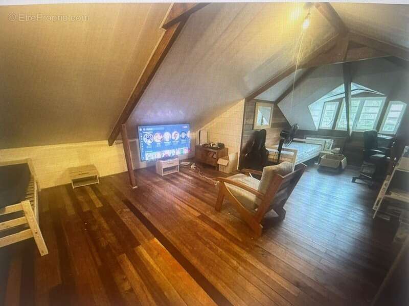 Maison à REMIRE-MONTJOLY