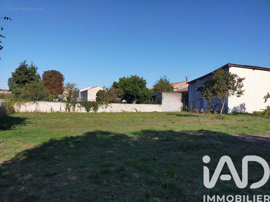 Photo 3 - Terrain à BOUILLE-COURDAULT