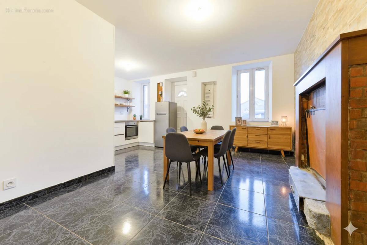 Maison à AIGREFEUILLE-SUR-MAINE