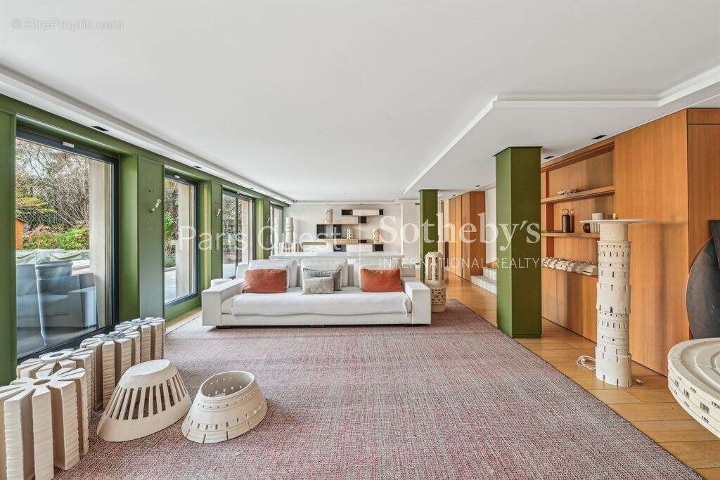 Appartement à NEUILLY-SUR-SEINE