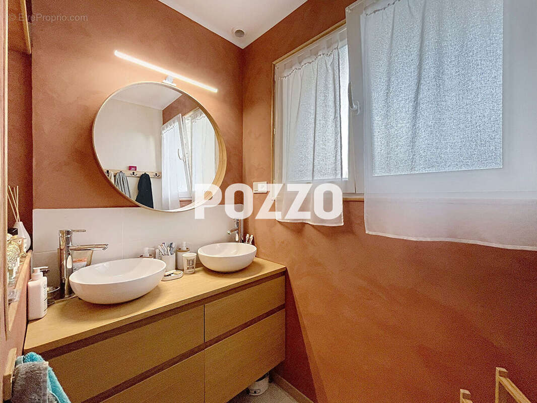 Maison à DONVILLE-LES-BAINS