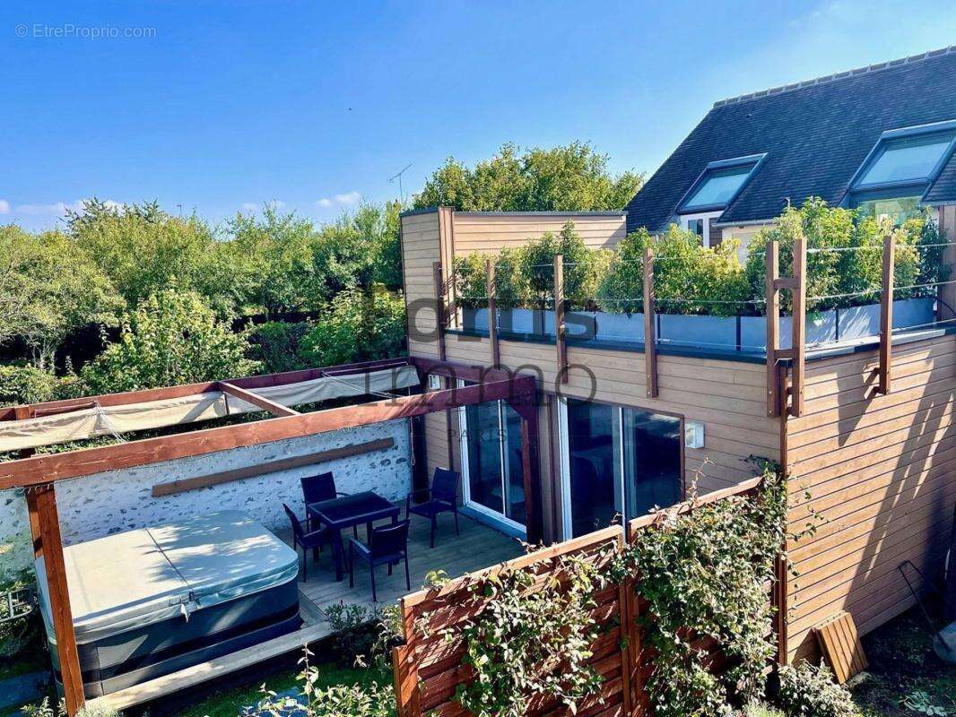 Maison à SAINT-GERMAIN-SUR-ECOLE