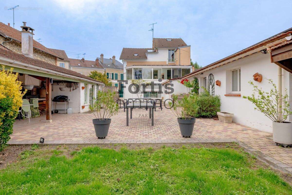 Maison à MONTEREAU-FAULT-YONNE