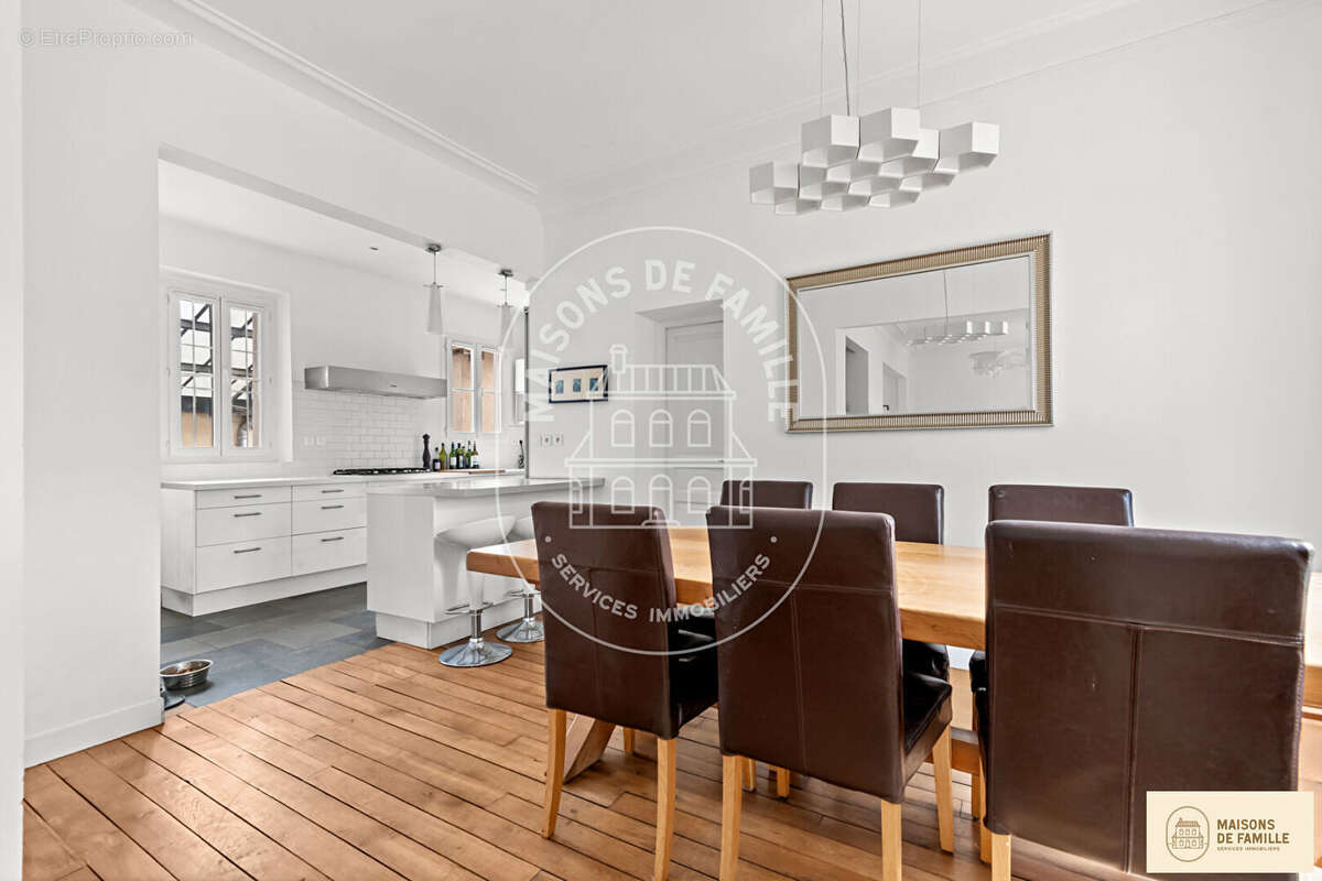 Maison à LE VESINET