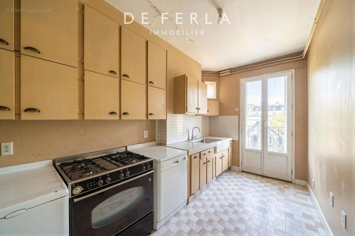 Appartement à PARIS-14E