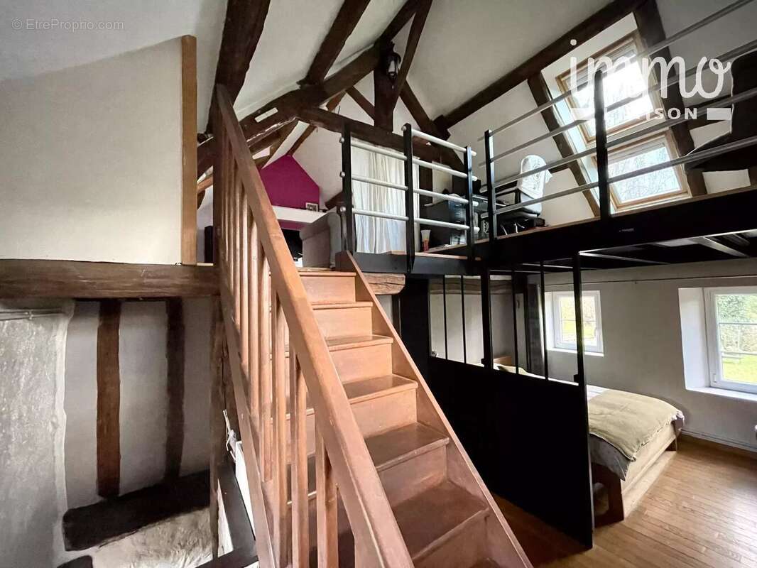 Maison à FLEURY-EN-BIERE