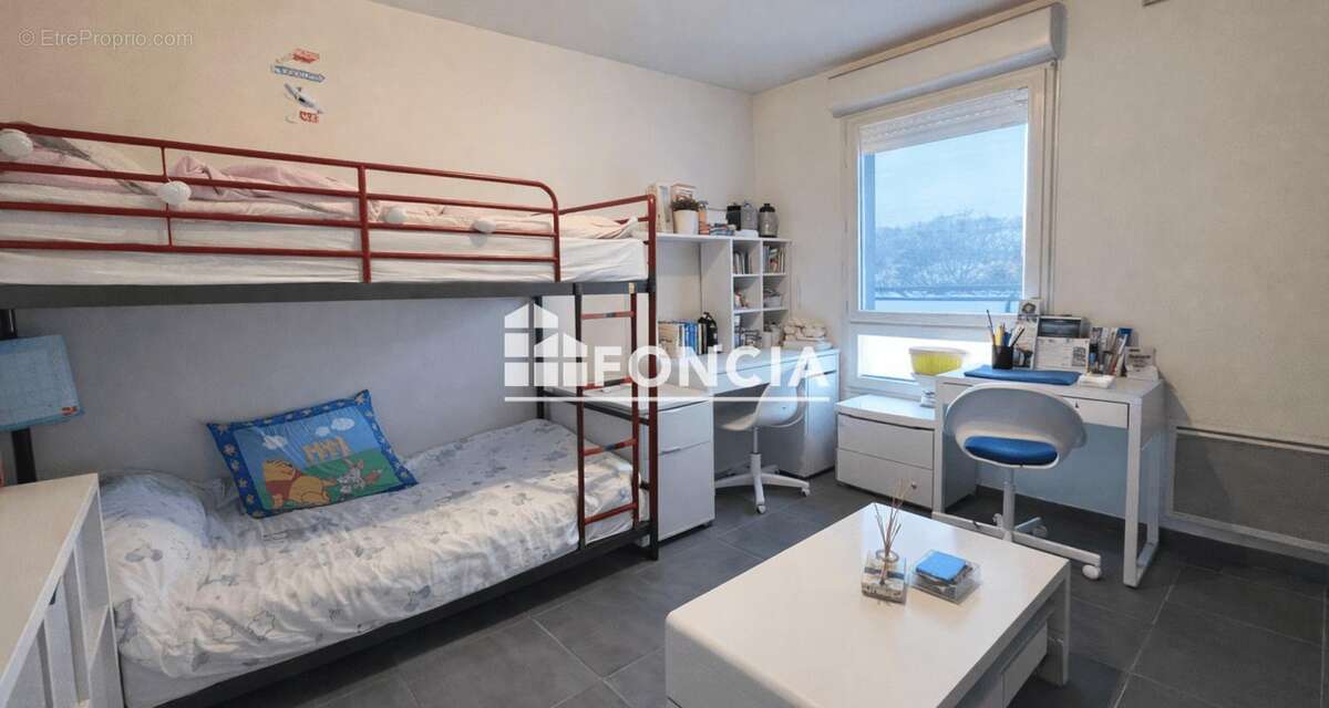 Appartement à MARSEILLE-4E