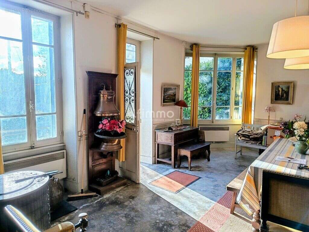Maison à AYDAT