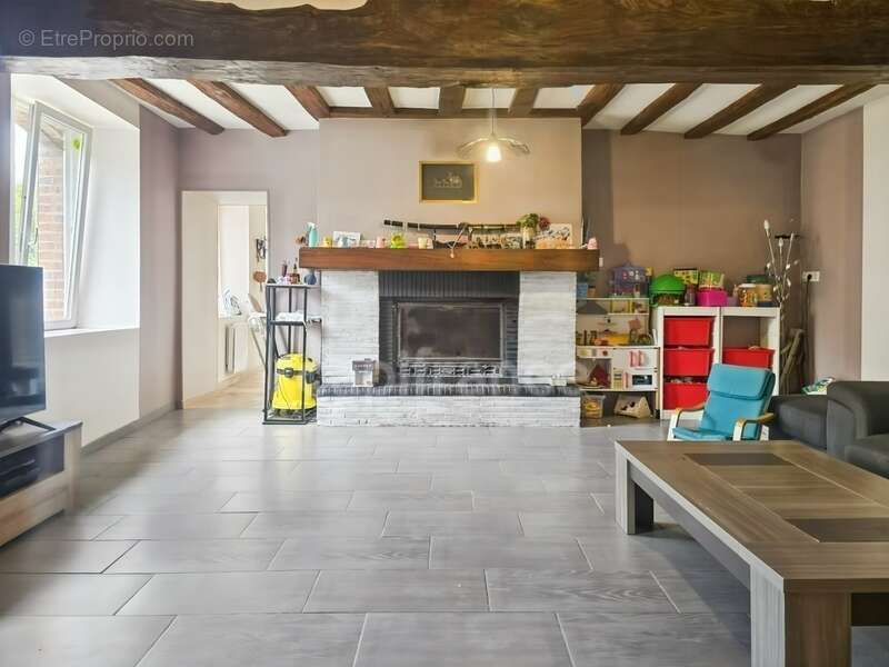 Maison de campagne avec 4 chambres, potentiel d'aménagement et terrain sans vis-à-vis à Tresson - photo 3