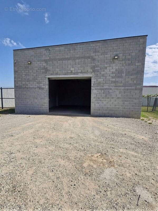 Commerce à POUCHARRAMET