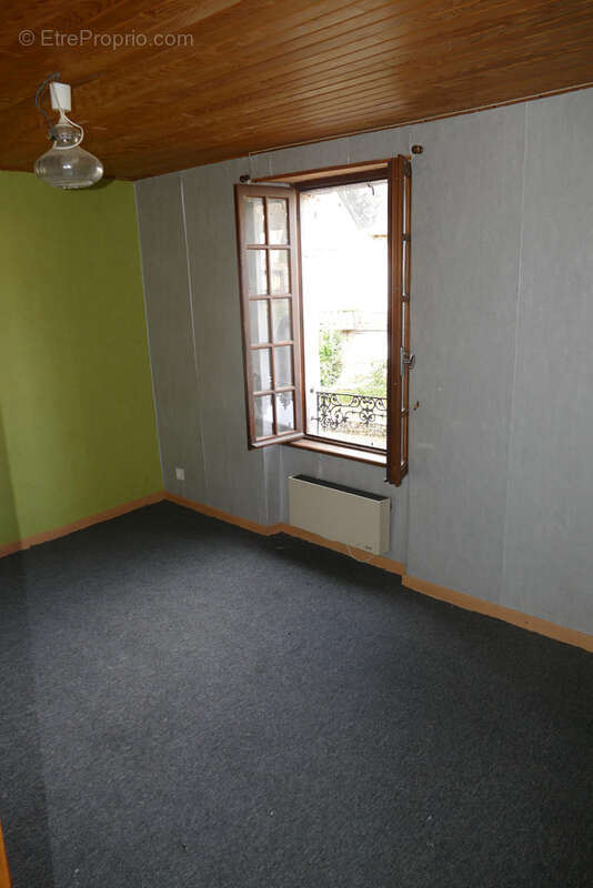 Maison en pierre avec petit jardin proche commerces et services (Puycapel-Calvinet, 15) - photo 15