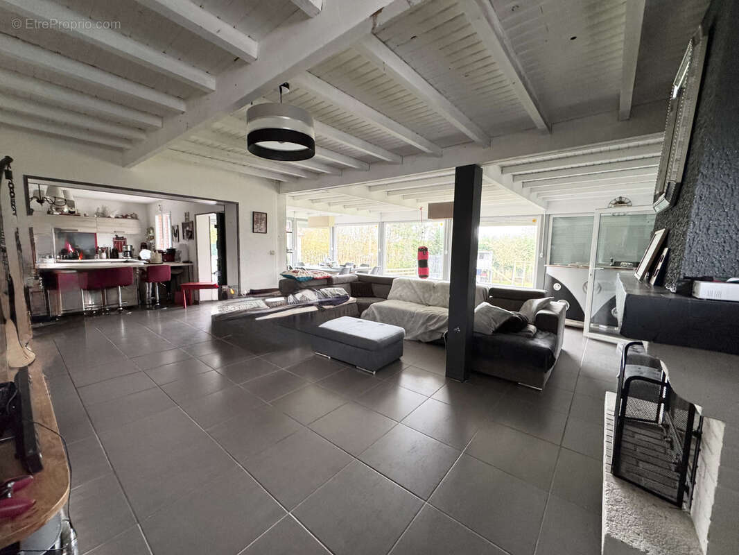 Maison à CROISILLES