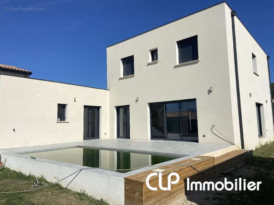 Maison à MONTELIMAR