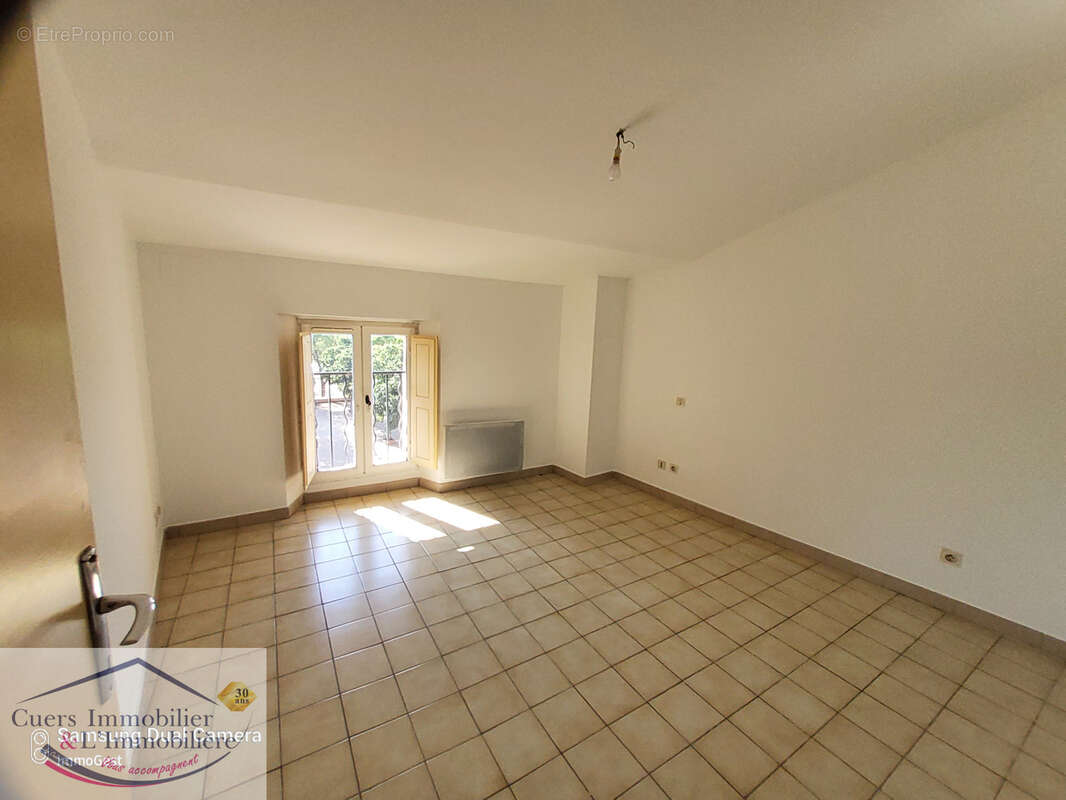 Appartement à CUERS