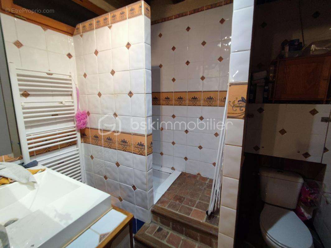 Maison à VILLENEUVE-L'ARCHEVEQUE