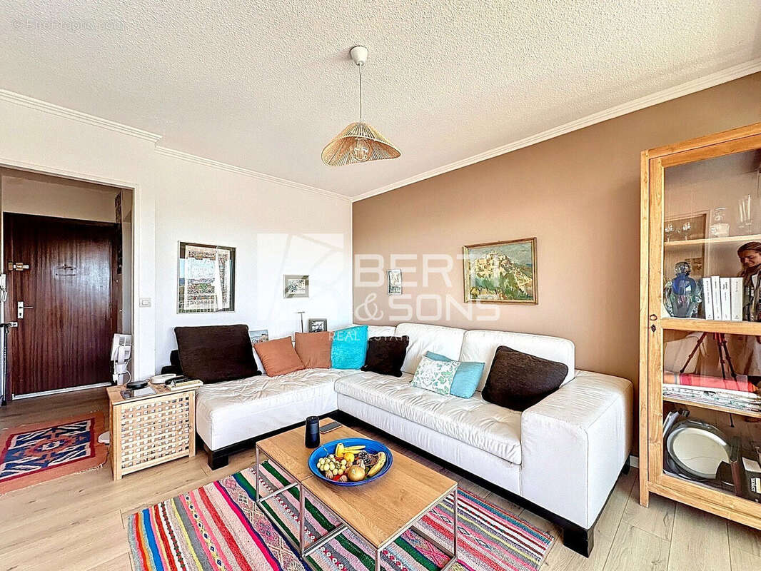 Appartement à MANDELIEU-LA-NAPOULE