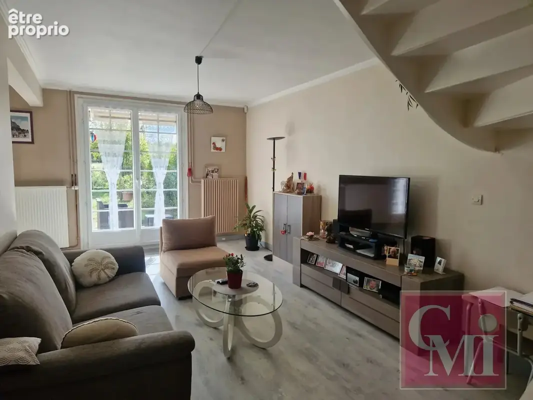 Jolie maison avec vu dégagée (4 chambres) et 385m2 de terrai - photo 3
