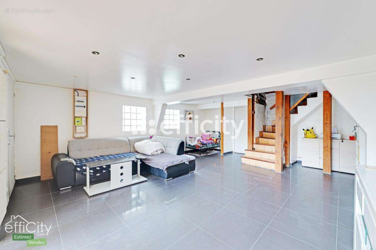 Maison à VILLENEUVE-LE-ROI