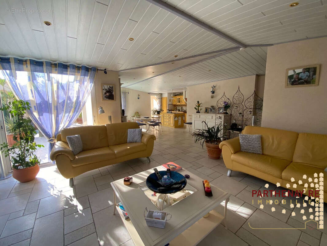 Maison à LA CHAPELLE-SAINT-LAURENT