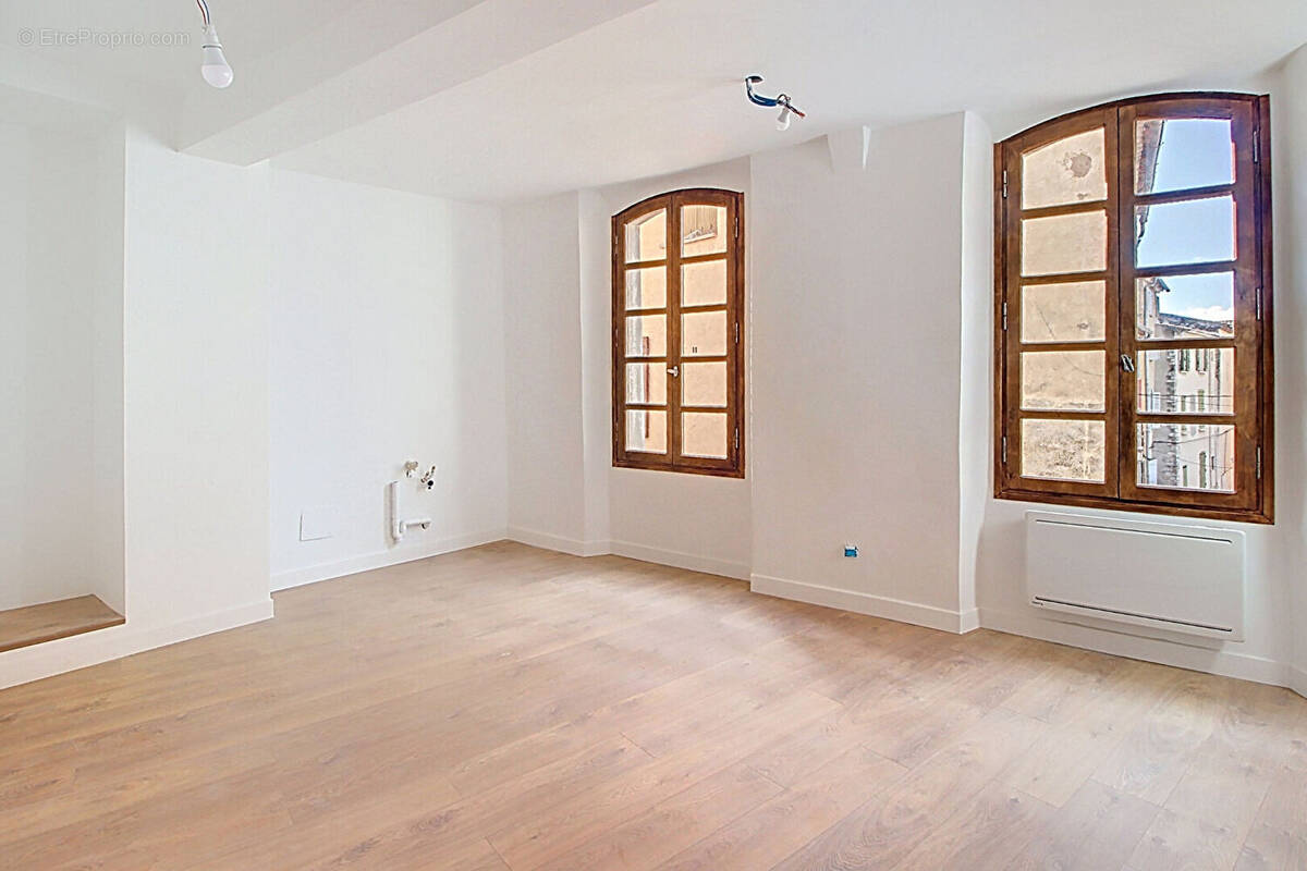 Appartement à LORGUES