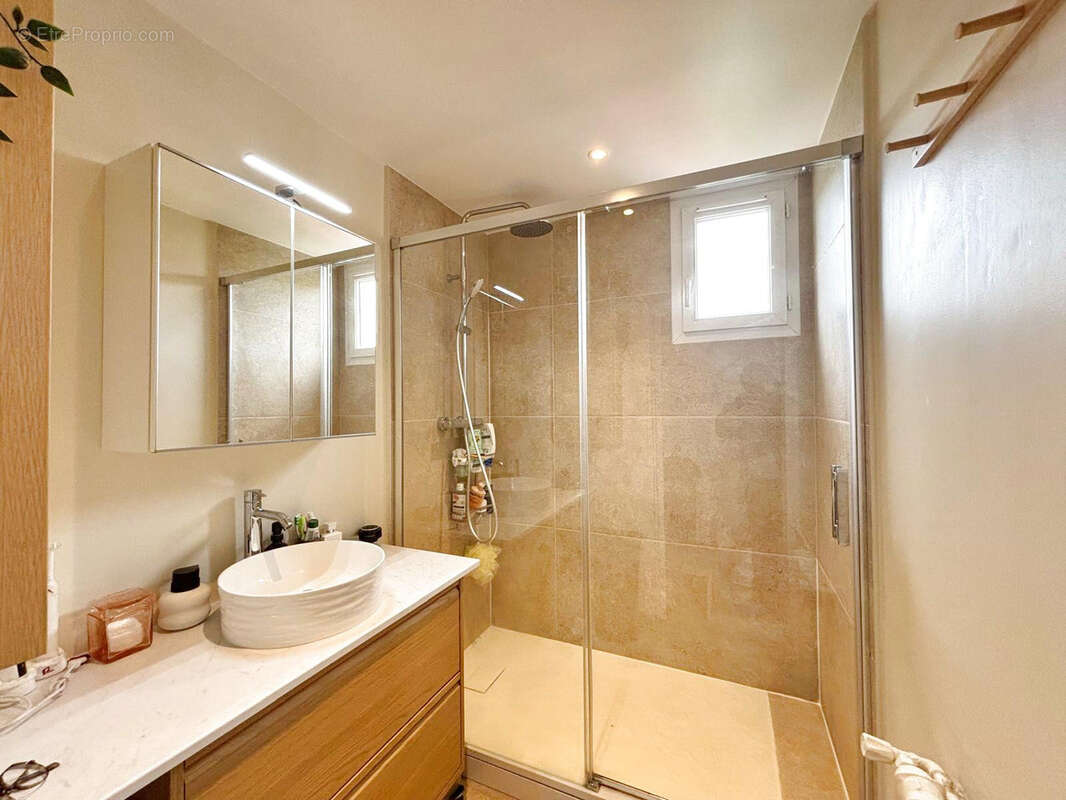 Appartement à SAINT-MAUR-DES-FOSSES