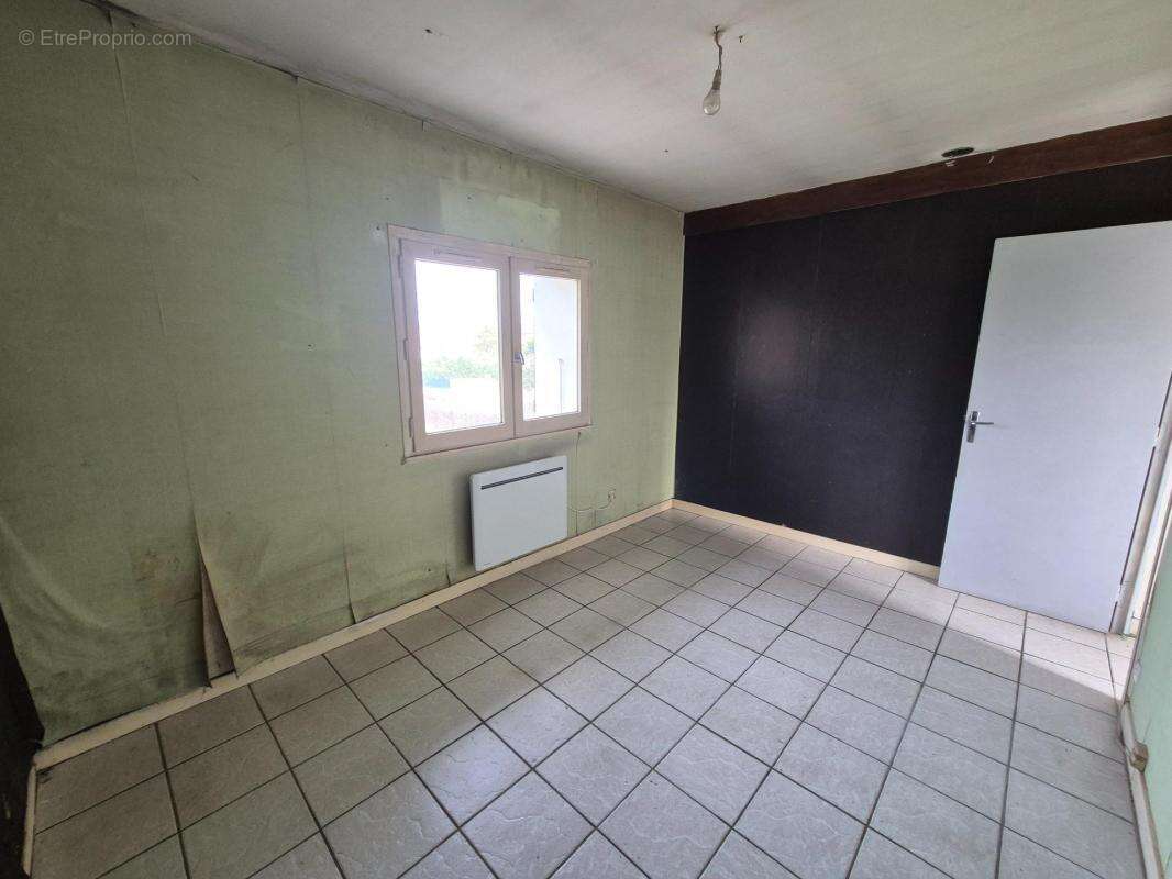 Appartement à VEAUCHE