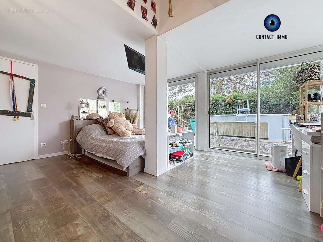 Maison 196 m² à Brive-La-Gaillarde  - photo 7