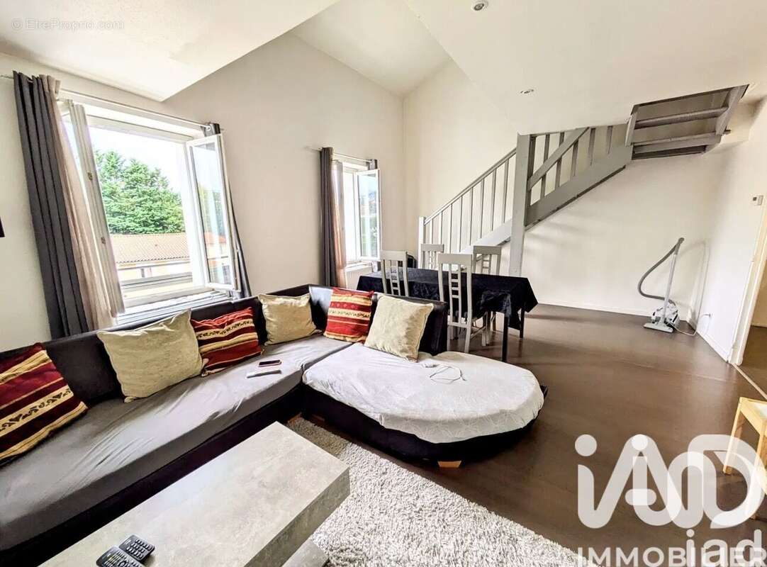 Photo 4 - Appartement à LE CHAMBON-FEUGEROLLES