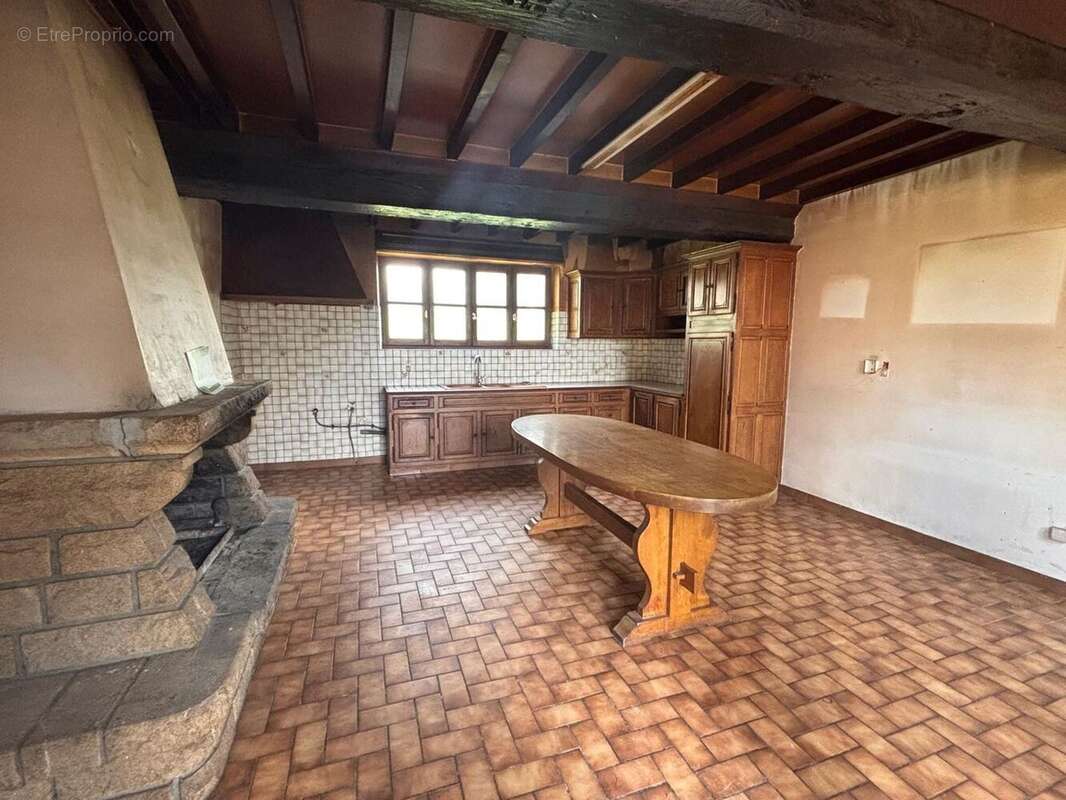 Maison à CONDE-SUR-VIRE