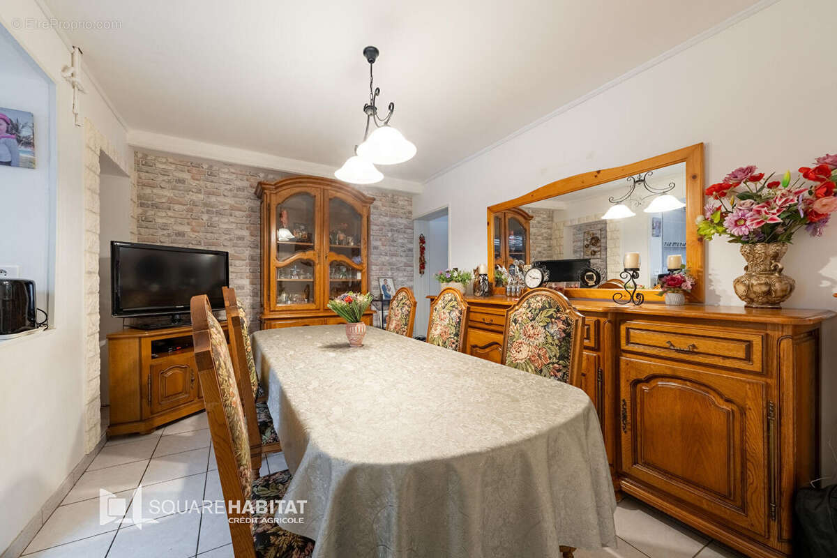 Maison à SIN-LE-NOBLE