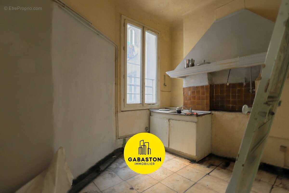 Appartement à MARSEILLE-1E