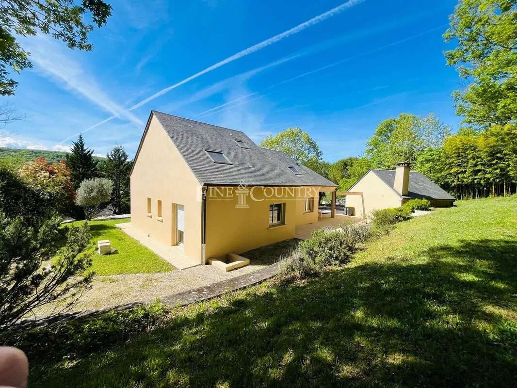 Maison à LISSAC-SUR-COUZE