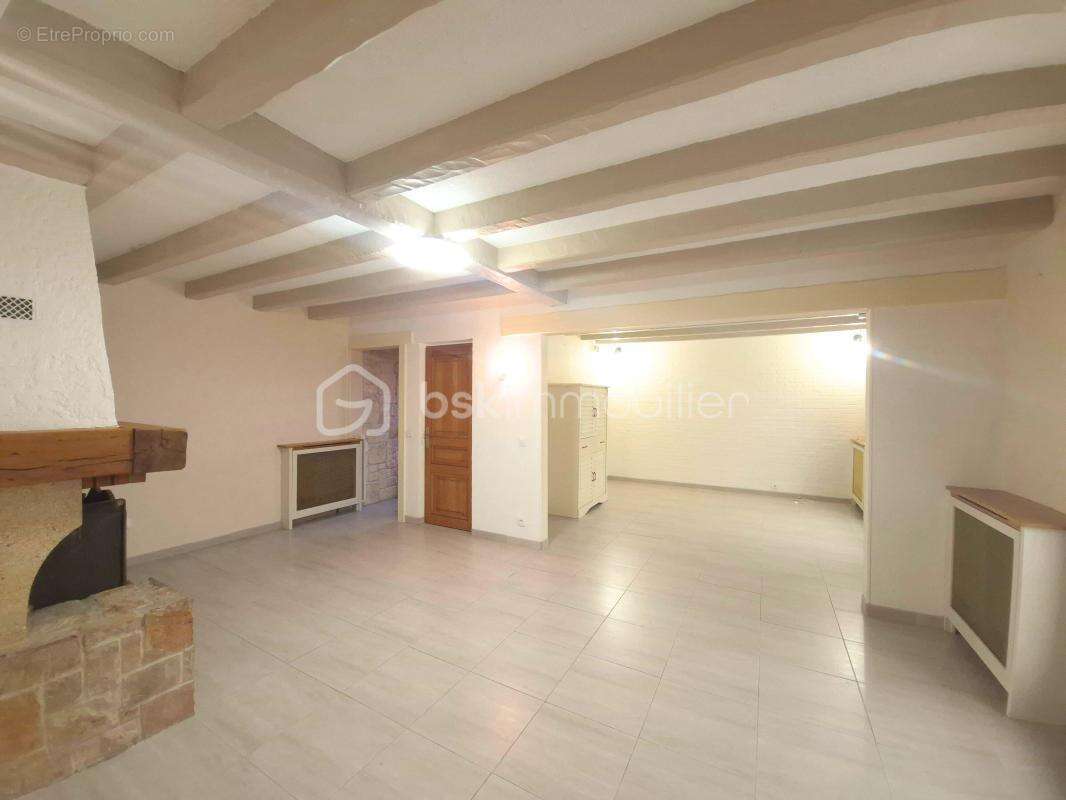 Maison à CHILLY-MAZARIN