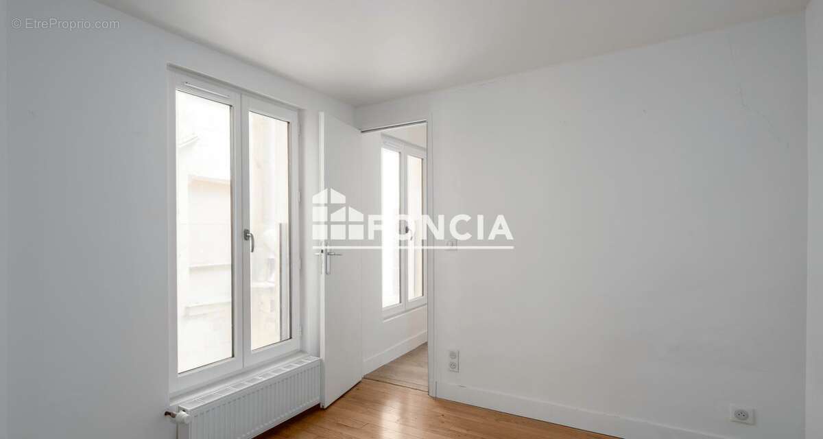 Place de l'odeon - photo 11