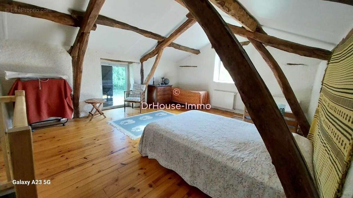 Maison à CREGOLS