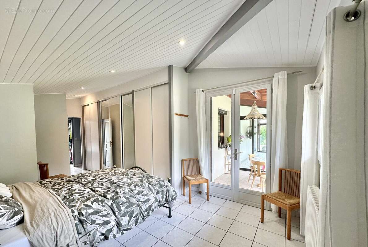 Maison 7 pièces 167 m² à vendre à Gastes (40160) - photo 8