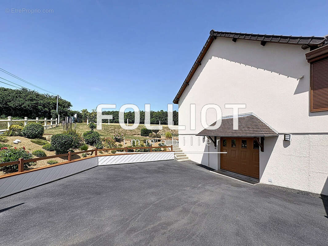 Maison à DOMJEAN