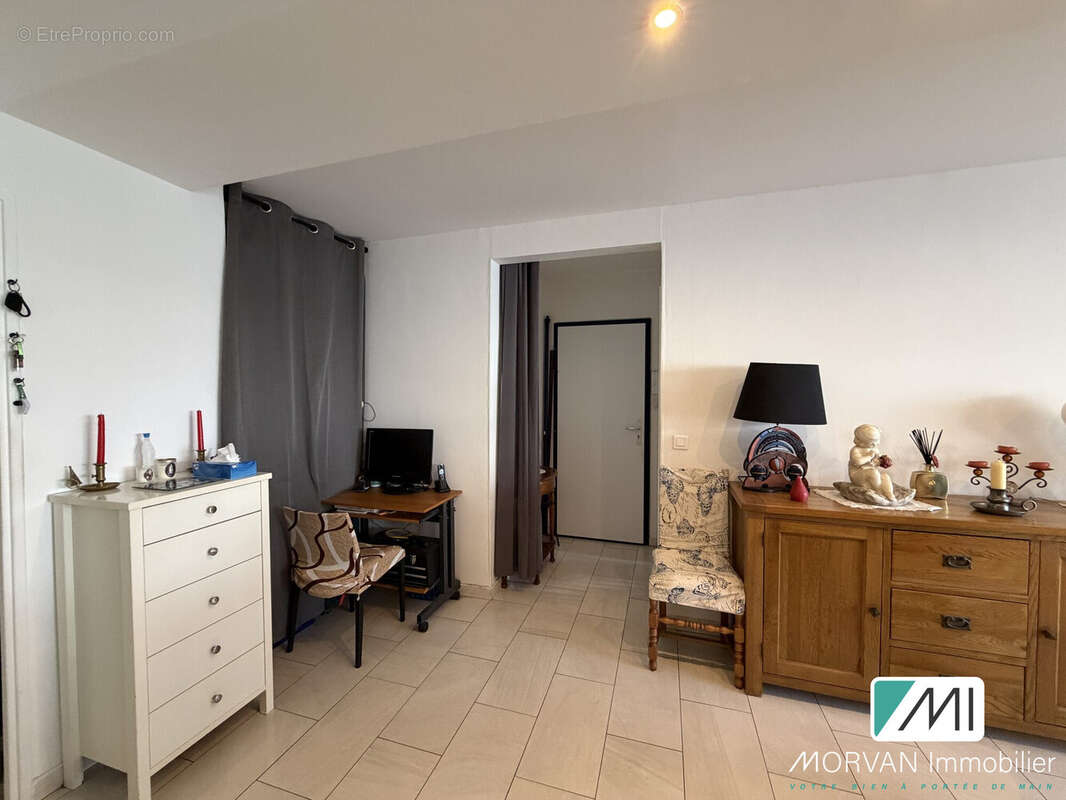 Appartement 80 m² à Les Essarts-Le-Roi  - photo 2