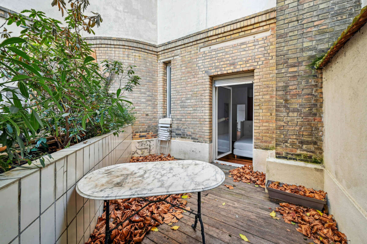 Appartement à PARIS-14E