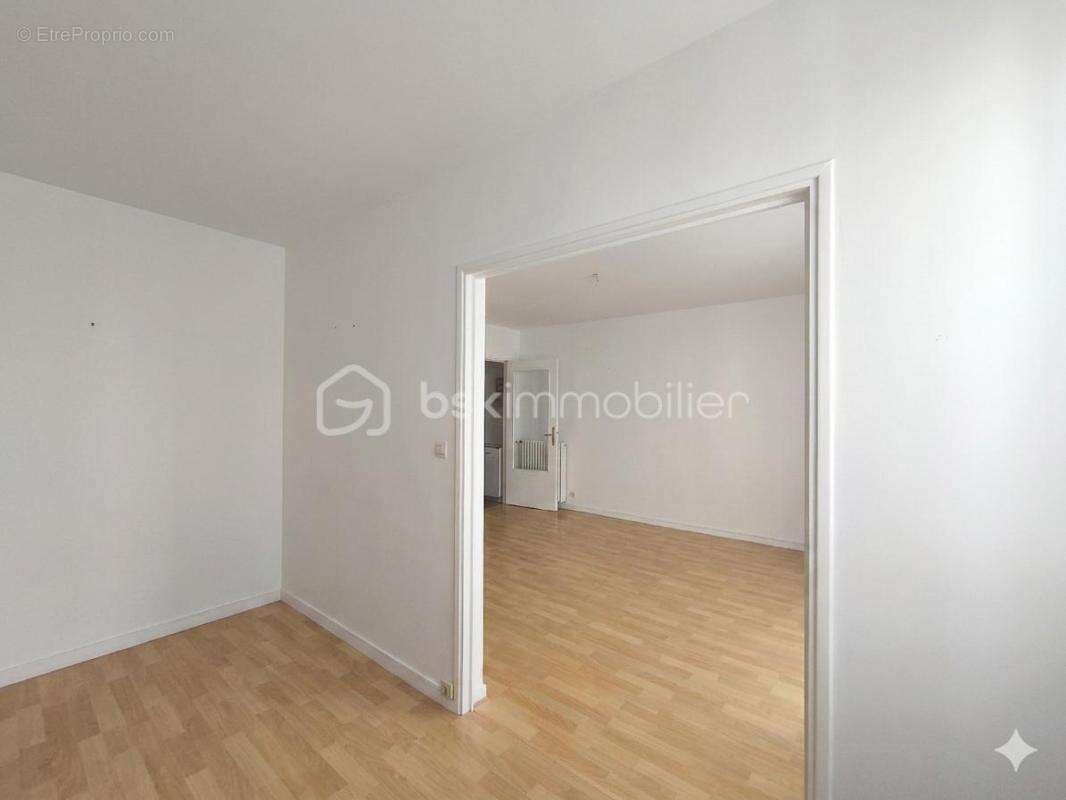 Appartement T5 - 92m2 - 3 chambres - A 10min à pied du port - photo 5