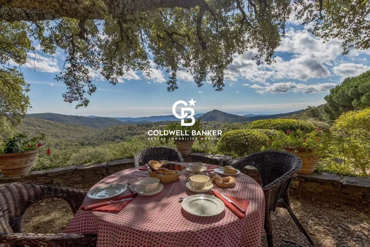 Maison à LA GARDE-FREINET