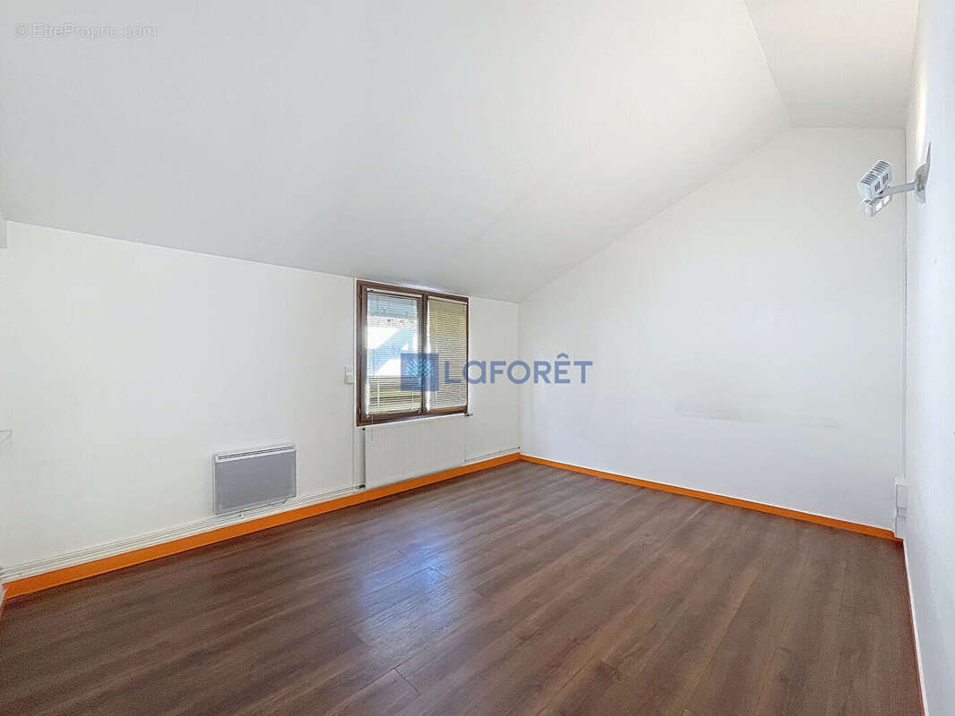 Commerce à SAINT-ETIENNE-DU-ROUVRAY