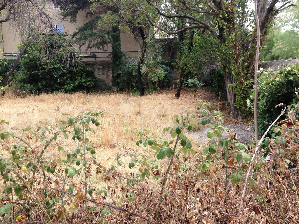 Terrain à SAINT-SATURNIN-LES-AVIGNON