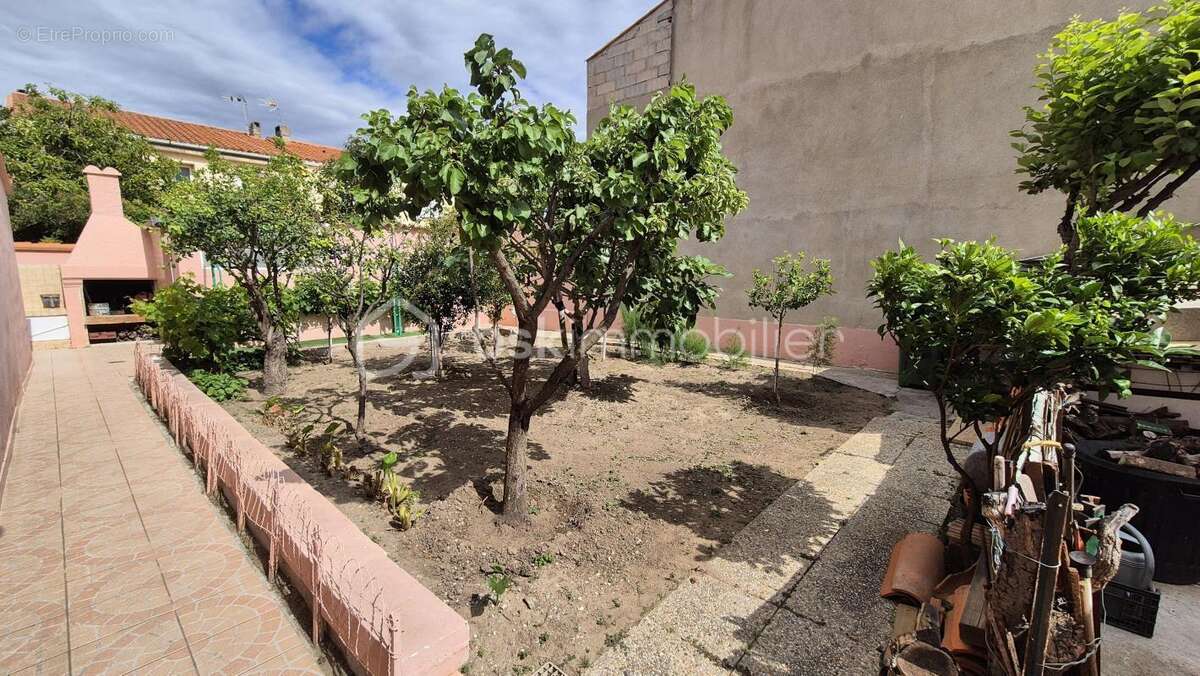 A vendre maison trois faces de 111m² sur terrain de 400m² dont 200m² constructible a saint laurent de la salanque - trois chambr - photo 26