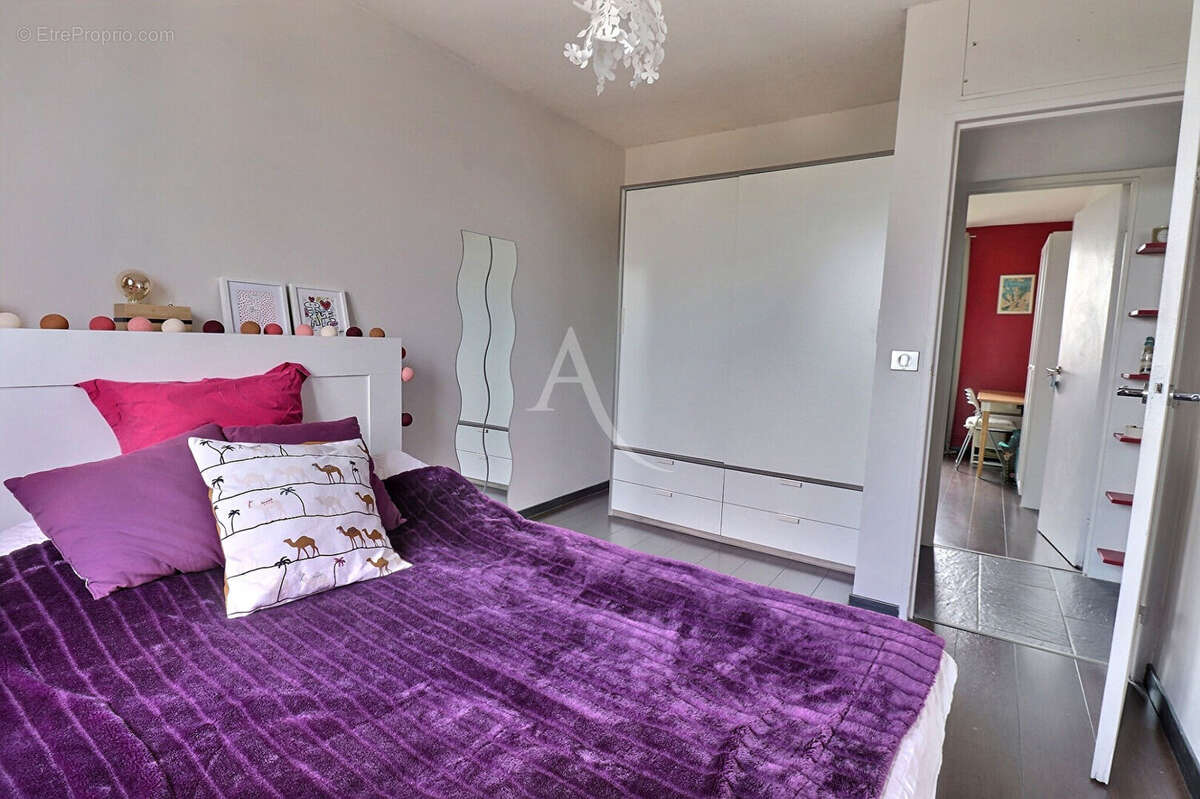 Appartement à LE MESNIL-LE-ROI