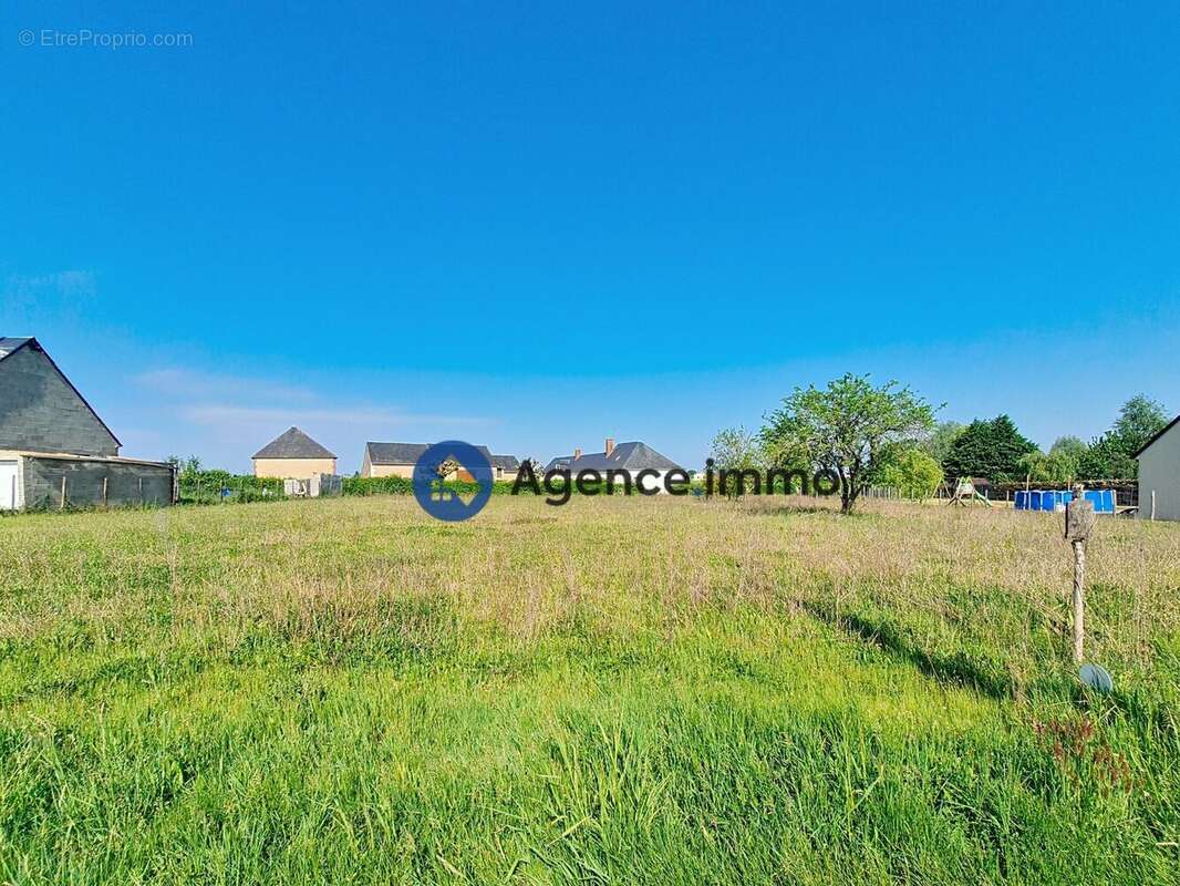 Terrain à CHATEAU-LA-VALLIERE